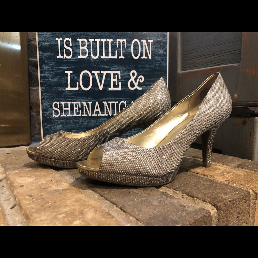 Beautiful sparkly heels
